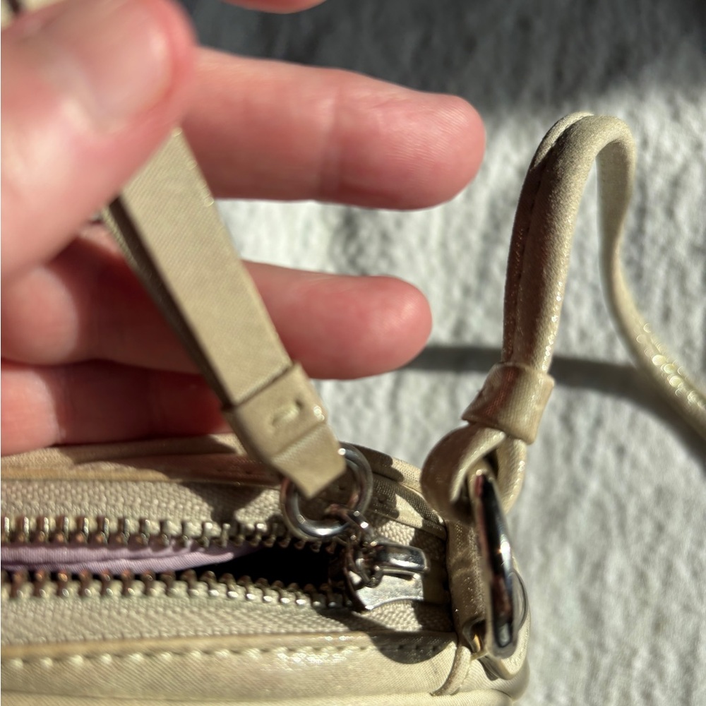 Coach Poppy Champagne Gold Leather Crossbody Bag with Charm and Hang Tag - Picture 7 of 10